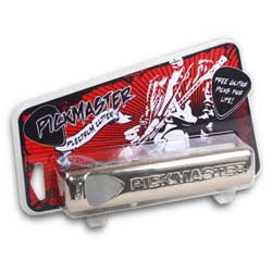 Mit dem Plektrum Locher von Pickmaster Plektren selber machen.