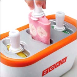 Stelle mit der Zoku Eismaschine Eis nach deinen indivduellen Vorlieben her. Mit der Zoku Quick Pop Maker Eismaschine kannst man in wenigen Minuten Eis selber machen.