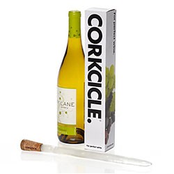 Mit dem Corkcicle Weink&uuml;hler temperierst du deinen Wein stillvoll.