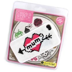 Mit dem Cross Stitch Case von Thumpsup kannst du dein iPhone Case indvidualisieren.