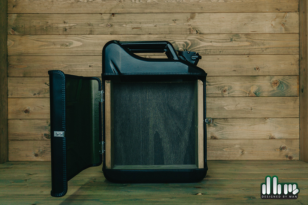 Jerrycan Kast Basic Zwart Stijlvol en Functioneel Industrieel Design Opbergruimte voor Diverse Items