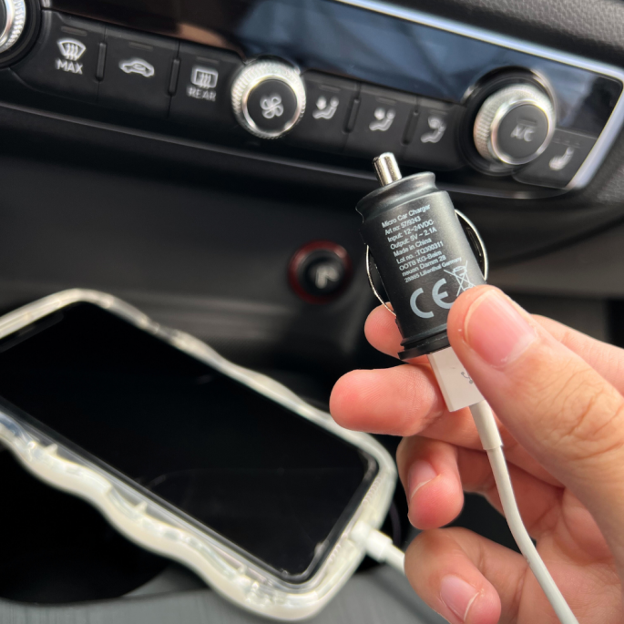 Auto USB-Oplader - Hou je apparaten volledig opgeladen terwijl je onderweg bent - Kleur zwart