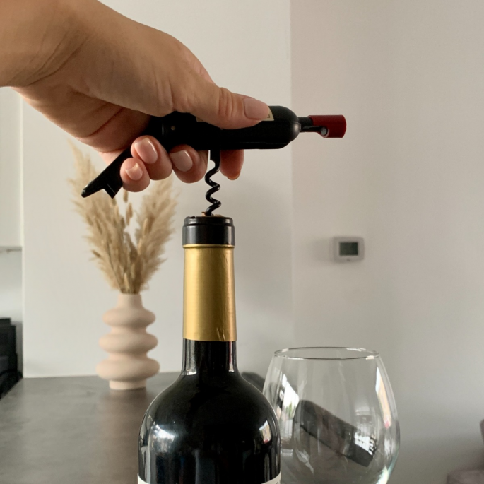 Kurkentrekker & Flesopener, Wijnfles - Twee Tools - Wijnflesopener - Corkscrew & Bottle opener, Wine Bottle