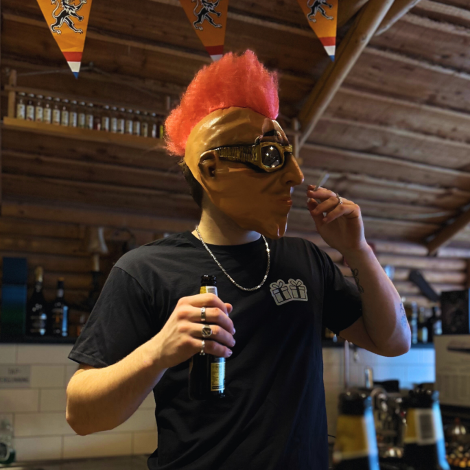 Masker Man met Zonnebril en Hanekam - Punk Stijl