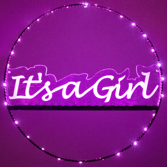 Raam- Deur cirkel it's a girl verlicht