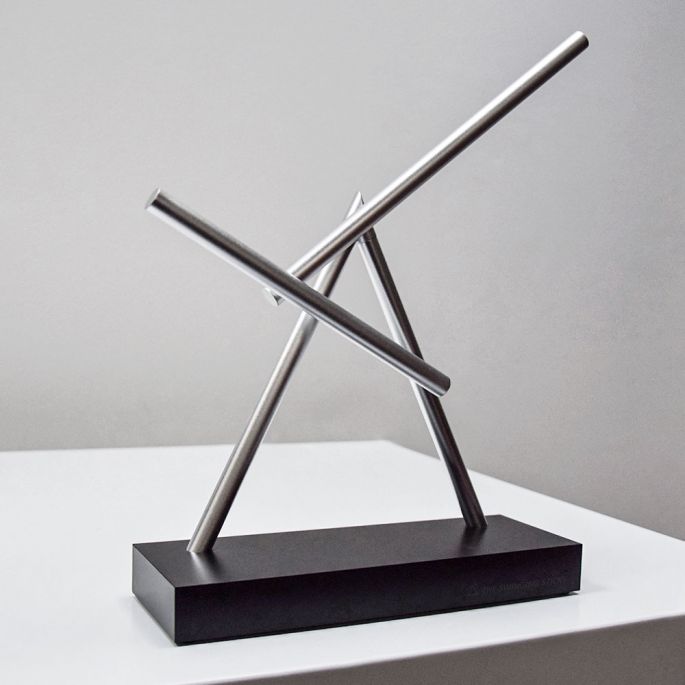 The Swinging Sticks - Elegante Decoratie - 35 x 8 x 38 cm - ABS & Aluminium - Kinetic Sculptuur - Bureau gadgets