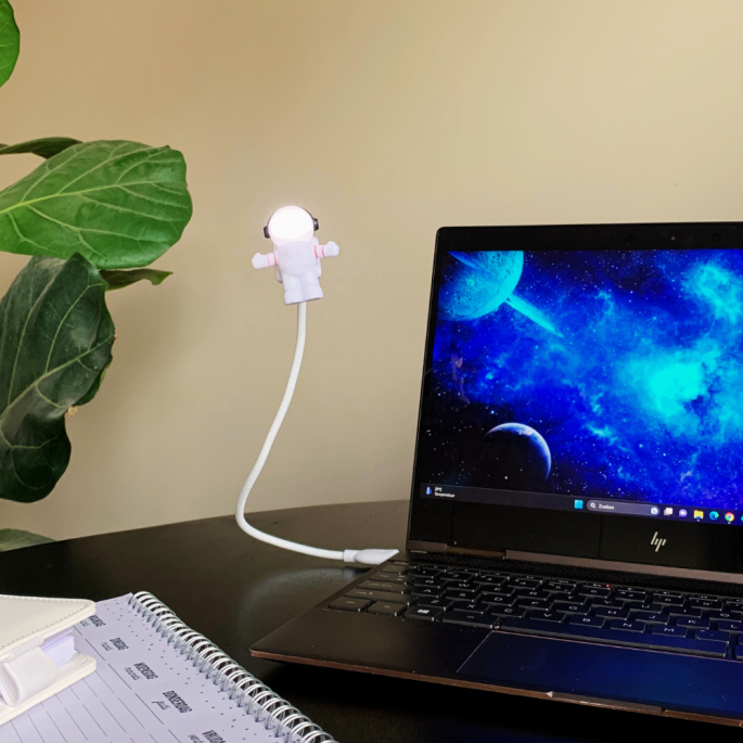 USB Light - Starman - White - 5V - Plastic - USB astronaut - Licht de ruimte op met de Starman USB Light