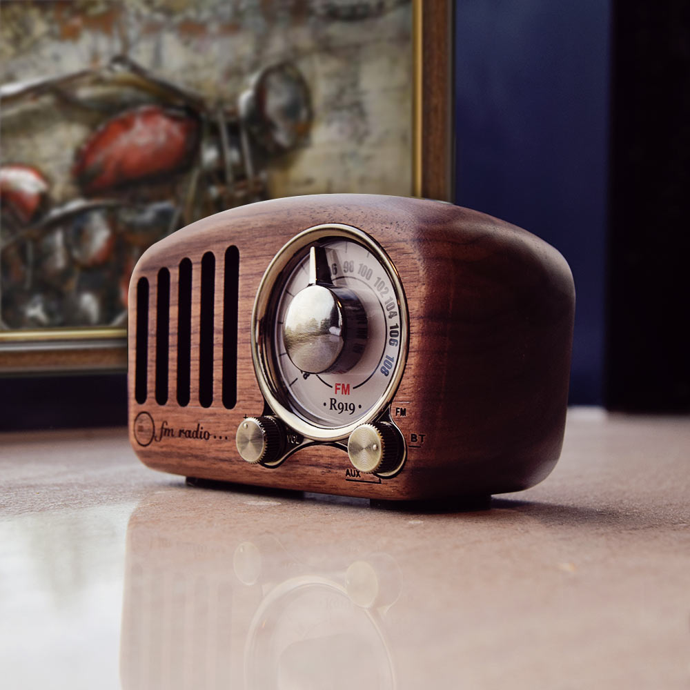 Retro Bluetooth Speaker Deluxe