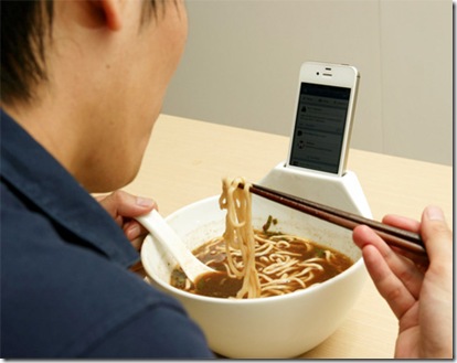 funnyinterestingamazingoddweirdiphonegadgetbowl3_thumb