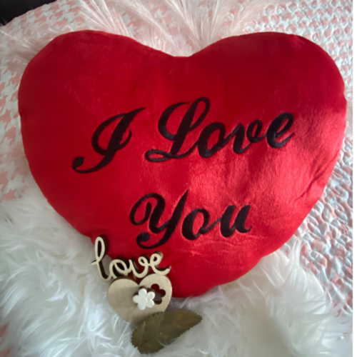 5 redenen waarom het 'I Love You' Kussen het perfecte cadeau is!