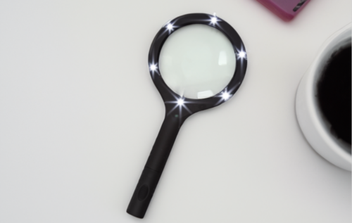 Zie meer dan ooit tevoren met het Vergrootglas met Licht Zie meer dan ooit tevoren met het Vergrootglas met Licht